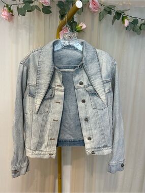 J.ING Light Wash Oversized Denim Jacket XS Trendy Cropped Jean Jacket